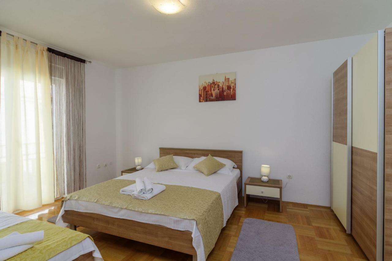 Renic Apartmani Kastela Luaran gambar