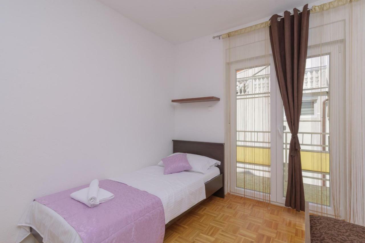 Renic Apartmani Kastela Luaran gambar