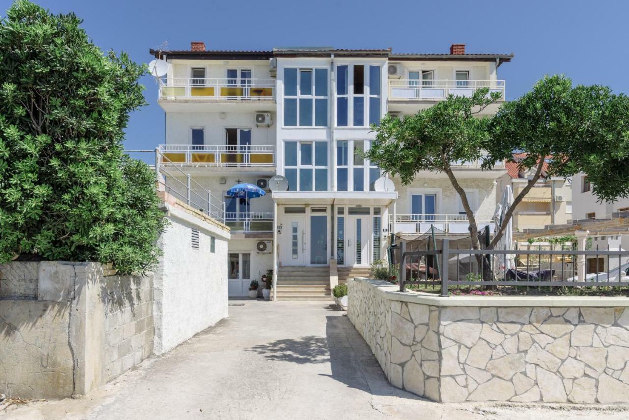 Renic Apartmani Kastela Luaran gambar