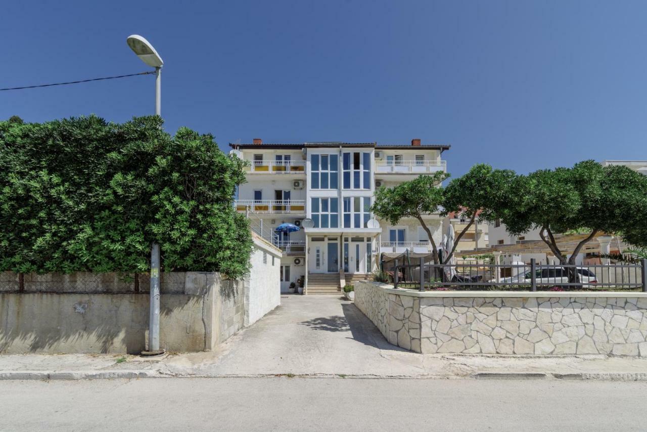 Renic Apartmani Kastela Luaran gambar