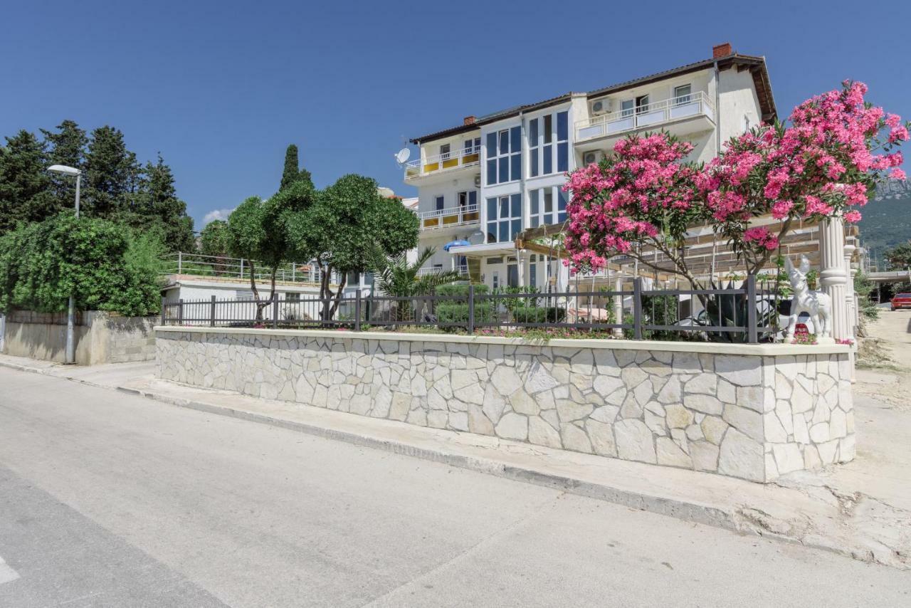 Renic Apartmani Kastela Luaran gambar